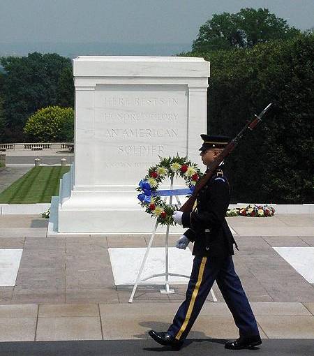PatrioticTombofUnknownSoldierFrmbensguideCropped.gpo.jpg